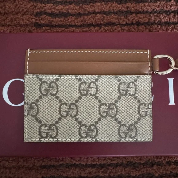 Gucci GG Emblem Card Case With Strap - Picture 2 of 4